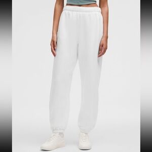 Lululemon Scuba Mid-Rise Oversized Jogger *Regular White (1st Release) XXS